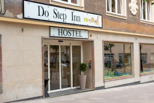 a store front with a sign that reads do step inn hospital at Do Step Inn Central - Self-Service-Hostel in Vienna