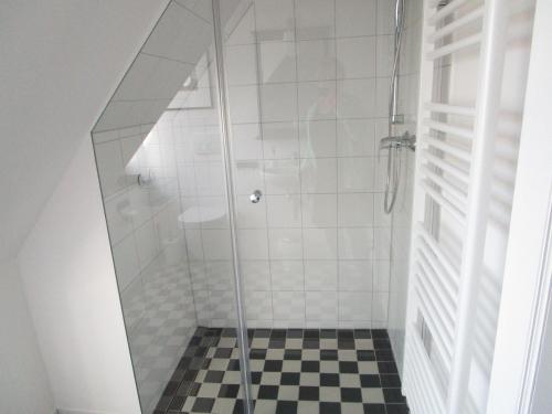 Bilik mandi di Ferienwohnungen Hebbel