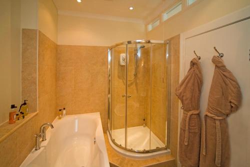 A bathroom at Loch Melfort Hotel