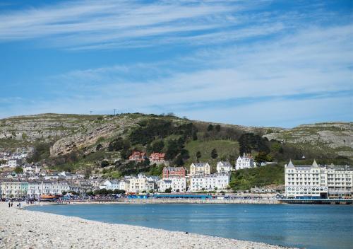 Gallery image of The Clovelly in Llandudno