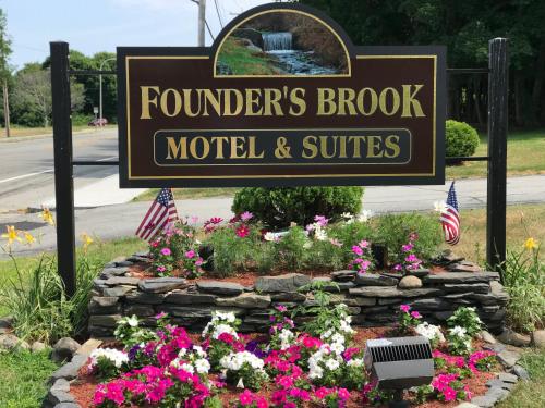 Taman di luar Founder's Brook Motel and Suites