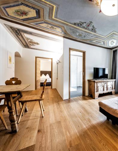 Μια τηλεόραση ή/και κέντρο ψυχαγωγίας στο Hotel Münsterhof