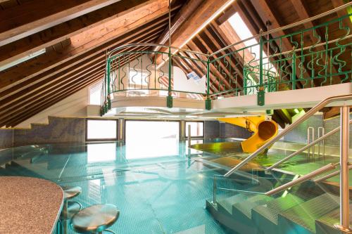 Swimmingpoolen hos eller tæt på Das Kaltschmid - Familotel Tirol
