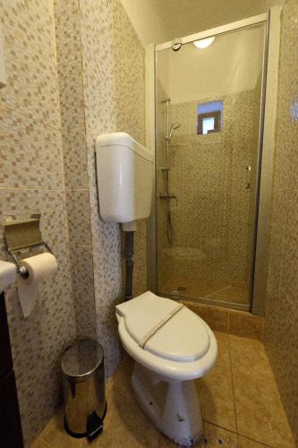 Bilik mandi di Casa Optim
