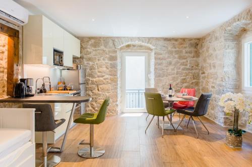 Apartment Petra in 400 year old stone house