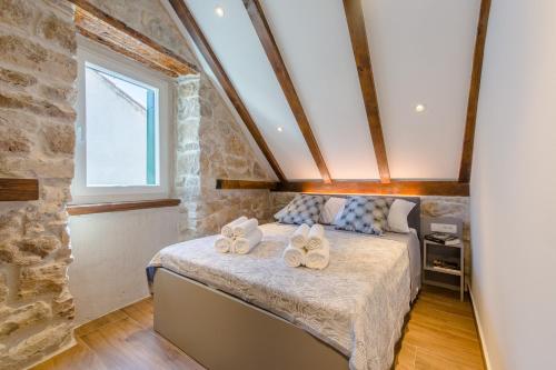Apartment Petra in 400 year old stone house