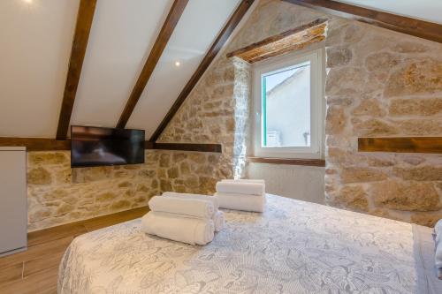 Gallery image of Luxury Apt Petra in 400 year old stone house 4+2 in Split