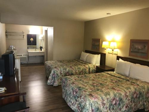 The Hometown Inn – Photos 5