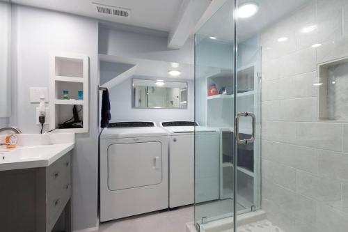 Gallery image of Luxury 2 bedroom apartment w/ free parking in Washington, D.C.