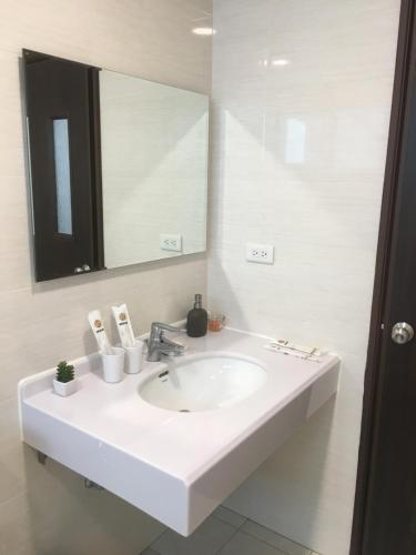 Bathroom sa Taichung HSR Homestay