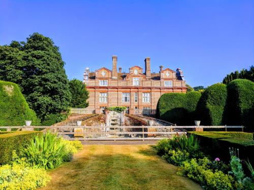 Jardí fora de Broome Park Hotel