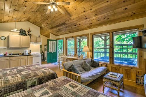 Voodi või voodid majutusasutuse Nantahala Cabins toas