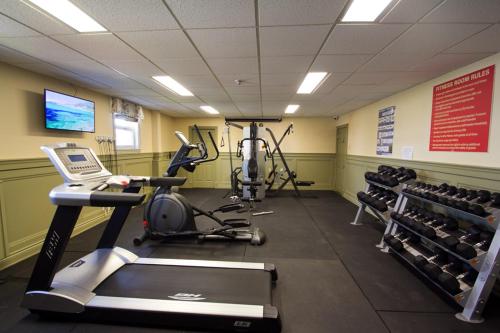 
The fitness center and/or fitness facilities at Slemon Park Hotel & Conference Centre

