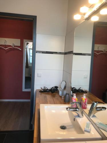 Bilik mandi di Appartement Ginstertraum