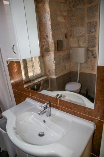 Kolbe Hvar Piazza Apartment photo 3