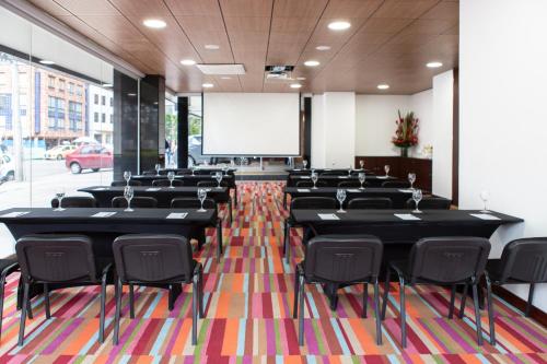 Ruang duduk di Best Western Plus 93 Park Hotel