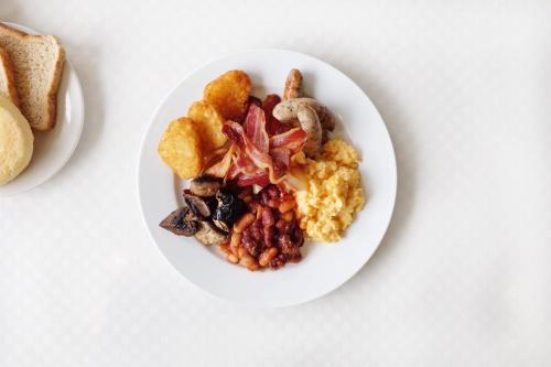 Eten bij of ergens in de buurt van het hotel

