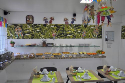 Makanan di atau berdekatan hotel