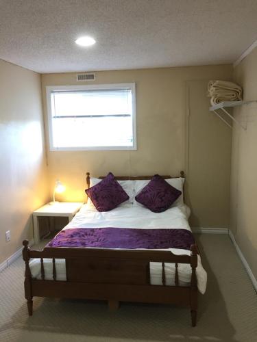 Voodi või voodid majutusasutuse Calgary Star Cozy Home toas