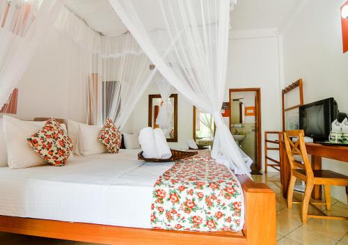 Televisyen dan/atau pusat hiburan di Thotupola Residence