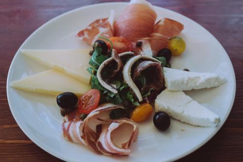 Mad på pensionatet eller i nærheden