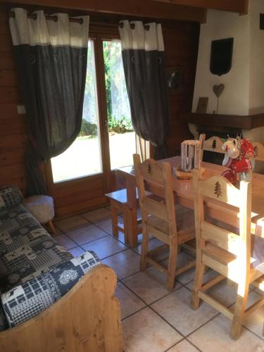 Posezení v ubytování chalets de la Soyotte