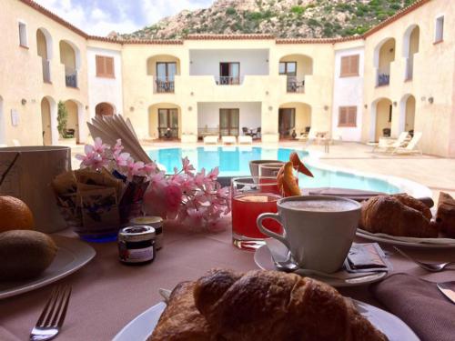 Foto dalla galleria di Hotel Monti Di Mola a Porto Cervo