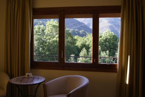 Imagen de la galería de Hostal Vall d'Àssua, en Altrón