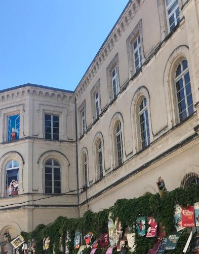 T2 intra muros clim et cour ombragée photo 16