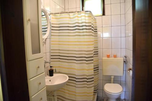 Ванна кімната в Croatia Cottage