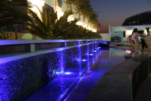 Kolam renang di atau dekat dengan AYMİRA HOTEL & SPA