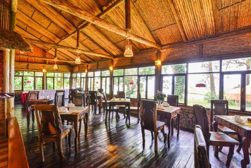 A restaurant or other place to eat at Serenada Eco Resort