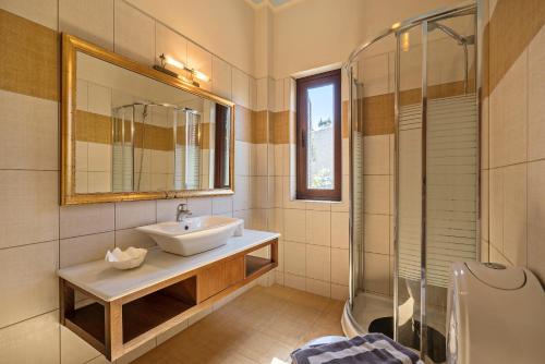 Kylpyhuone majoituspaikassa Villas Anemomilos