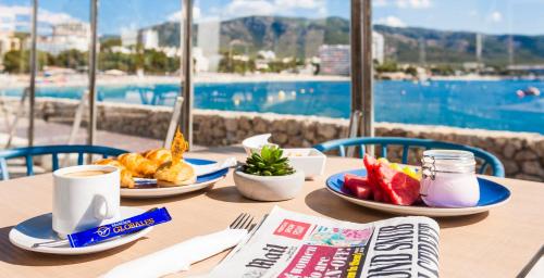 Jídlo v hotelu nebo okolí