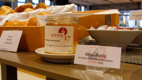 Jídlo v hotelu nebo okolí