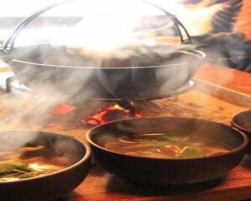 別荘の敷地内または近くでの食事または食べ物