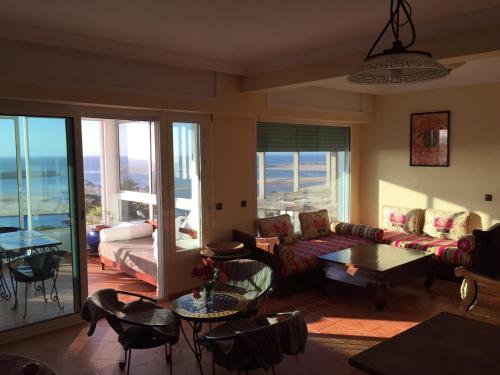 Appartement 100M² Avec Terrasse 200M² Privée Vue Sur Mer 레스토랑 또는 맛집