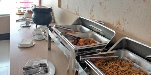 Comida en o cerca de este hotel