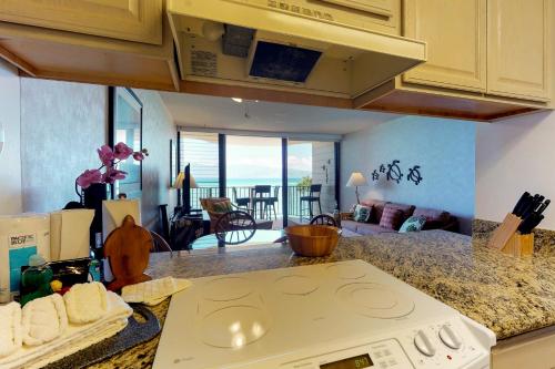 Kahana Reef Oceanfront Condosにあるベッド