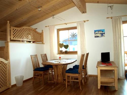 Posezení v ubytování Chalet Der Tyroler Adler im Zentrum vom Wilden Kaiser