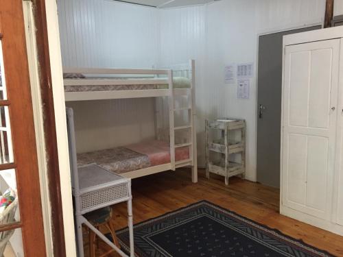 Knysna N2 Lodgeにあるベッド