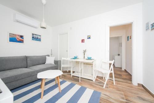 Yacht harbor apartment