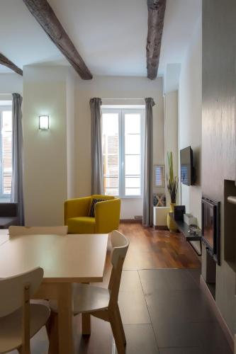 Magnifiques Appartements au coeur du Vieux Nice