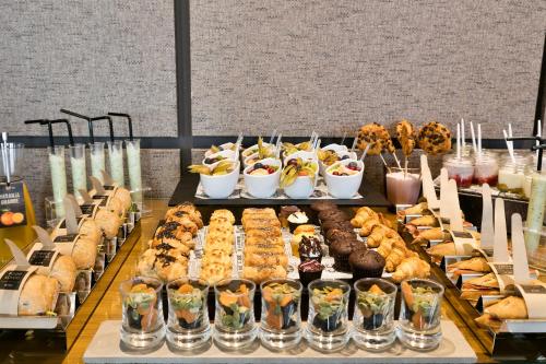 Еда / где поесть недалеко от отеля