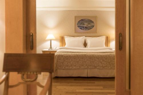 Postel nebo postele na pokoji v ubytování Zorlu Grand Hotel Trabzon
