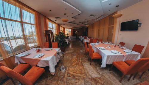 TV a/nebo společenská místnost v ubytování Celly Hotel