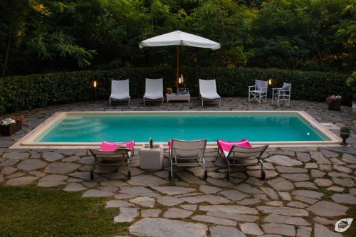Swimmingpoolen hos eller tæt på Il Castagno Country Villa