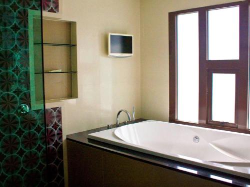 Un baño de Z Through By The Zign