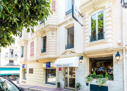 Το κτήριο όπου στεγάζεται  το ξενοδοχείο