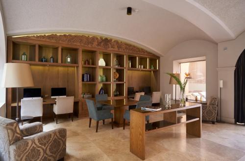 Gallery image of Costa del Sol Trujillo Centro in Trujillo
